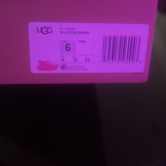 I wore them twice so they’ve just been put up , I’ve grew out of them. - Picture 2 of 8